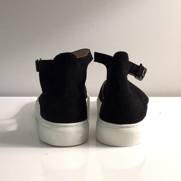 KMB Size 9.5 Navy Buckle Strap Sneakers - Picture 4 of 6